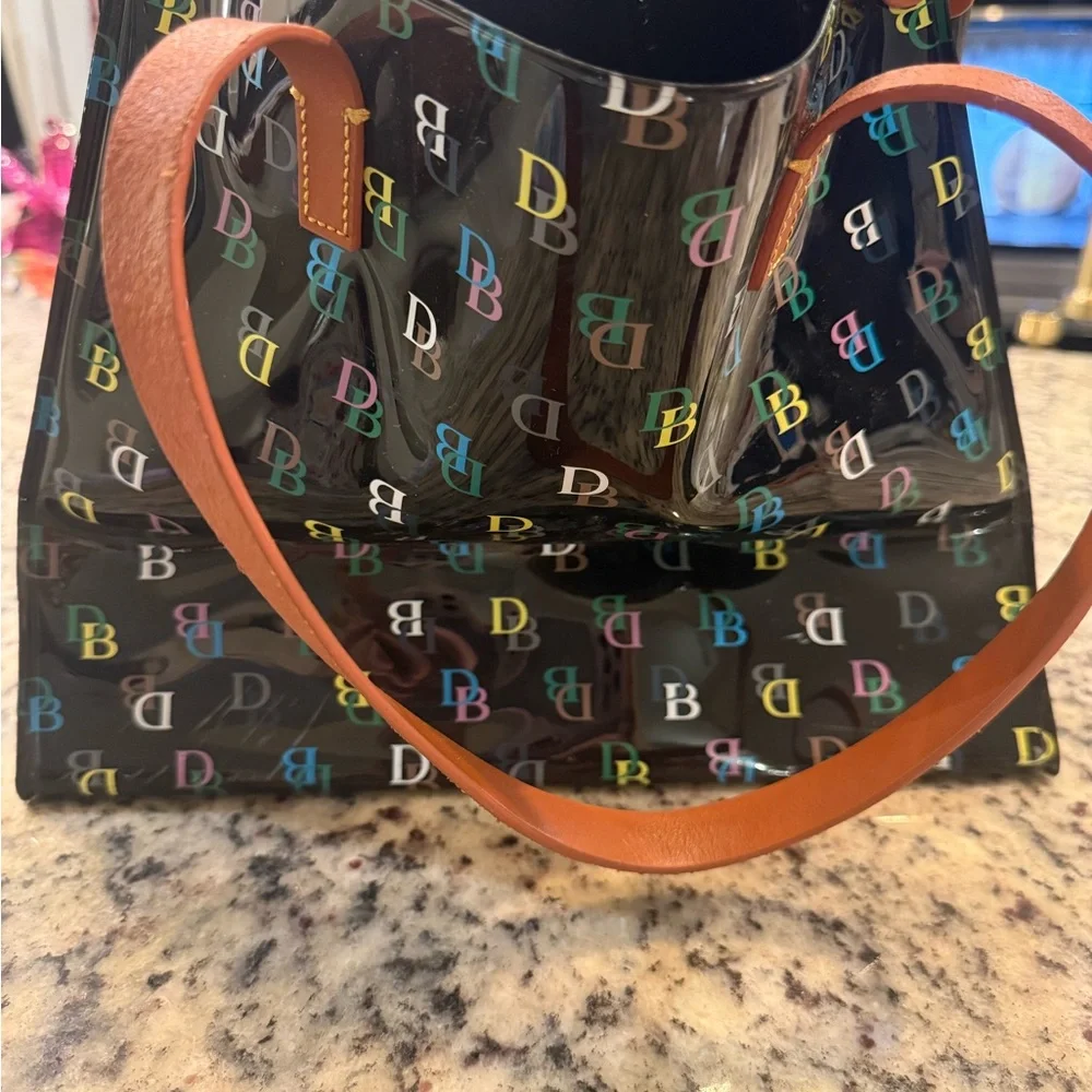 VTG Dooney & Bourke Black Tote with Multicolor Logo and leather strap - Picture 4 of 12